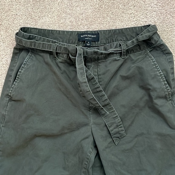 “Banana Republic: Woman’s Chino Pant size 4” - Picture 2 of 11